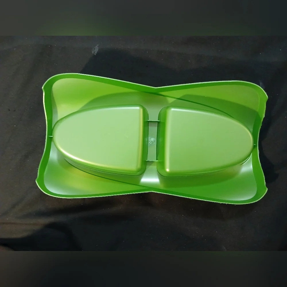 NWT Set Of 2. Small Pet Dog / Cat Feeding Bowls. Lime Green & Purple